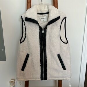 Abercrombie and Fitch Women’s Sherpa Vest